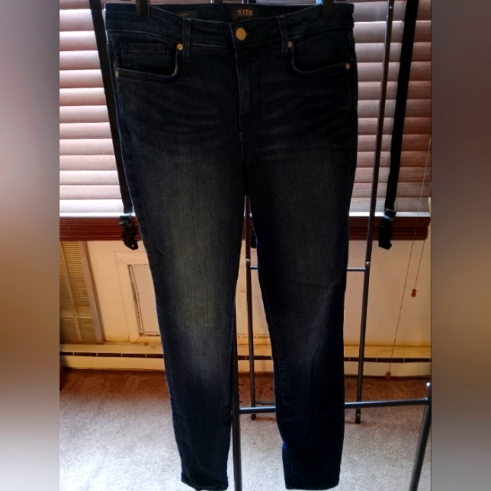 NWOT Size 10 NYDJ AMI SKINNY DENIM JEANS W BUTT LIFT/TUCK TECHNOLOGY